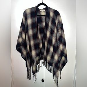 Plaid over the shoulder smock